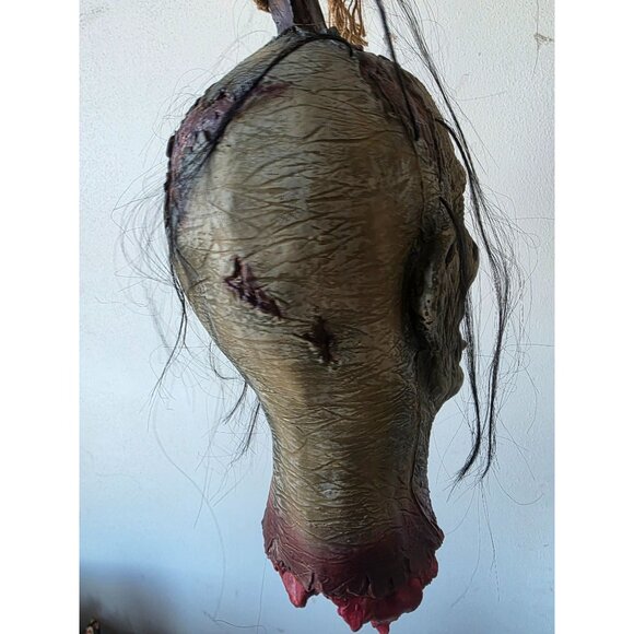 Vintage rubber zombie head skull beheaded hanging Halloween prop nail realistic - Picture 4 of 13